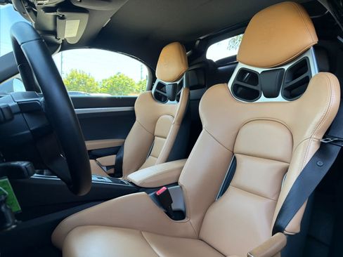 Certified 2019 Porsche 911 Speedster RWD image 5