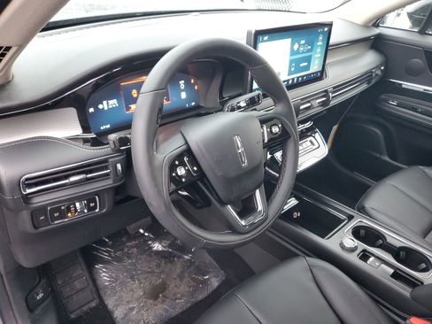 New 2026 Lincoln Corsair Premiere image 13