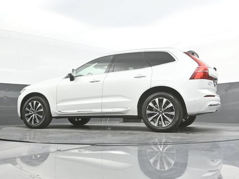 Certified 2023 Volvo XC60 B5 Plus w/ Climate Package FWD image 32