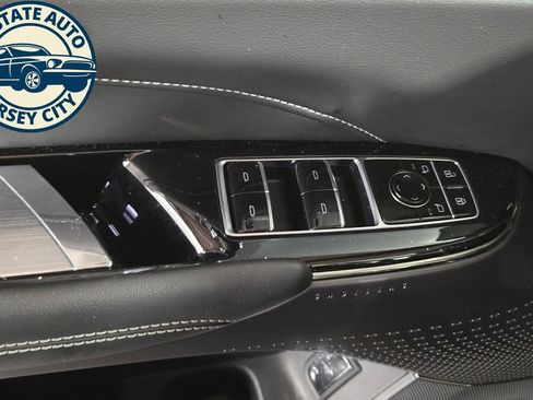 Used 2024 Cadillac Lyriq Tech AWD/4WD image 24