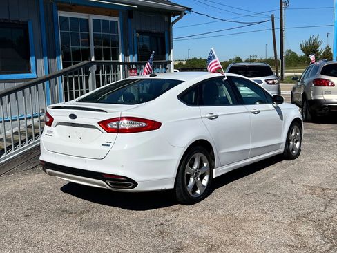 Used 2016 Ford Fusion SE image 6