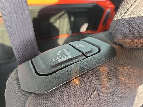 Used 2018 Jeep Wrangler Unlimited Sport S AWD/4WD image 83
