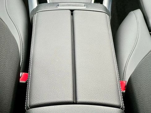 Certified 2025 Mercedes-Benz GLB 250 4MATIC image 26