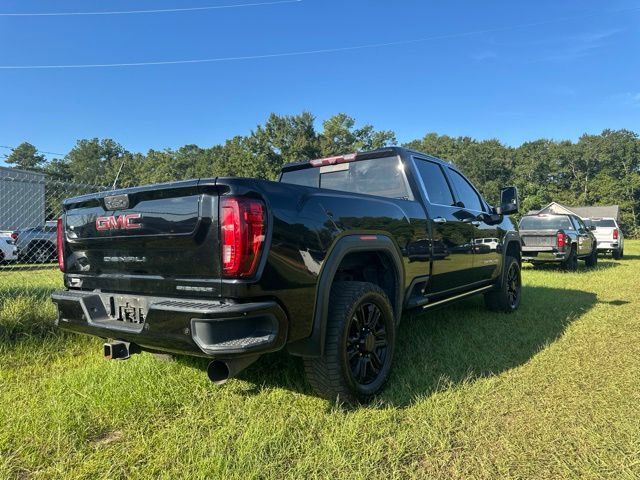 Used 2022 GMC Sierra 2500 Denali w/ Denali Black Diamond Edition AWD/4WD image 4