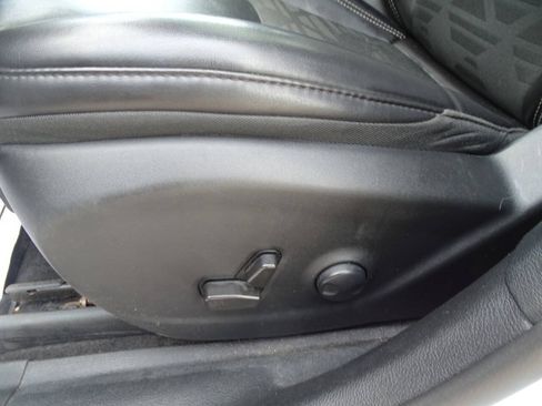 Used 2022 Jeep Cherokee 4WD Latitude Lux image 16