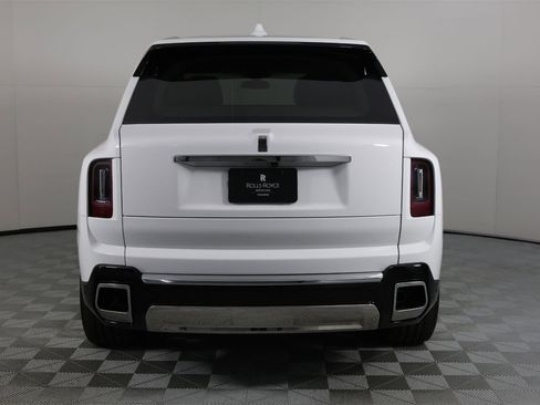 New 2025 Rolls-Royce Cullinan w/ Dynamic Package image 6