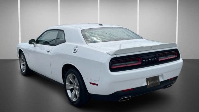 Used 2021 Dodge Challenger SXT RWD image 2
