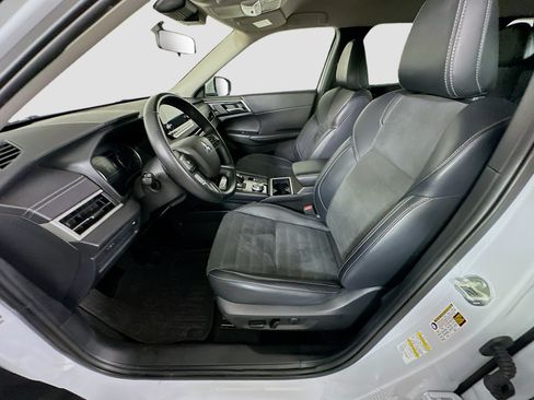 Used 2024 Mitsubishi Outlander SE AWD/4WD image 13
