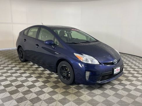 Used 2014 Toyota Prius Three w/ Solar Roof Package image 24