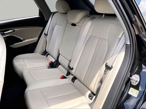 Used 2025 Audi Q5 Premium AWD/4WD image 21