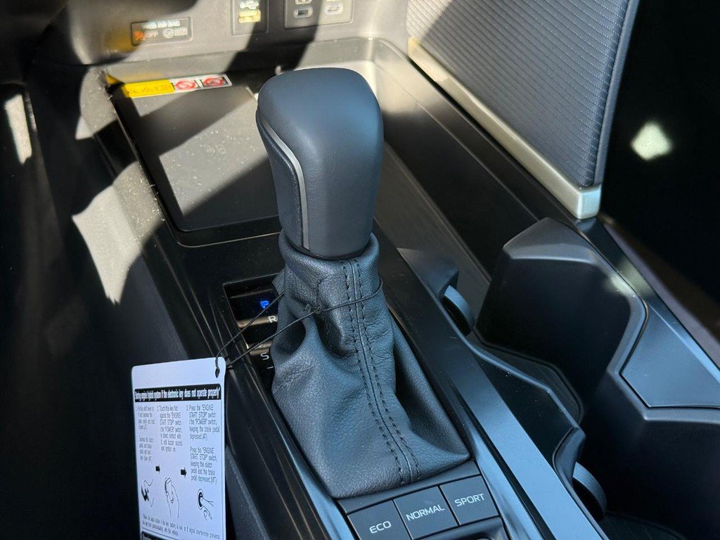 New 2026 Toyota Camry Hybrid w/ Convenience Package FWD image 17