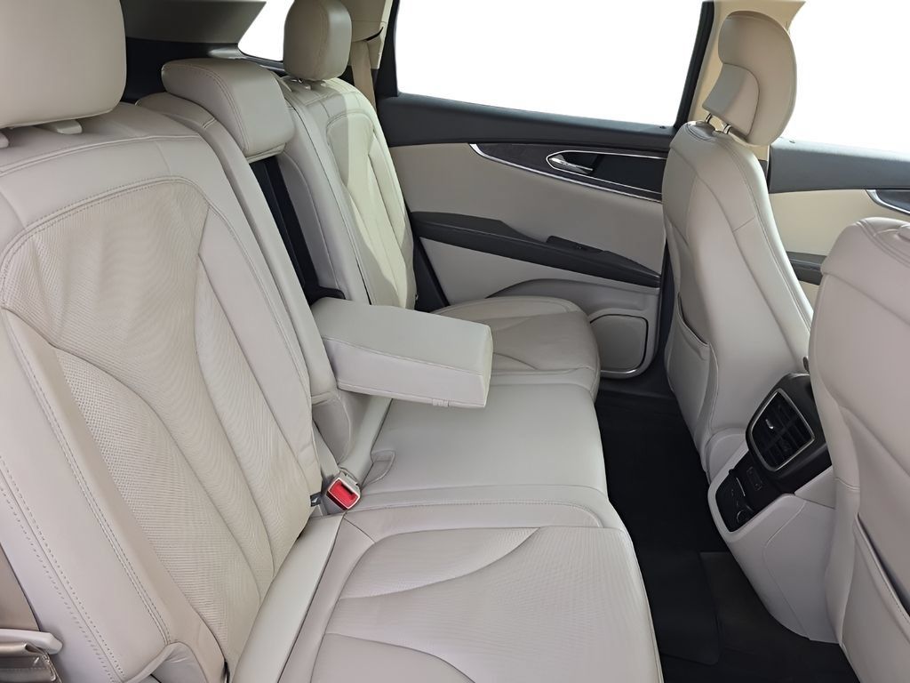 Used 2017 Lincoln MKX Reserve w/ Driver Assistance Package AWD/4WD image 29
