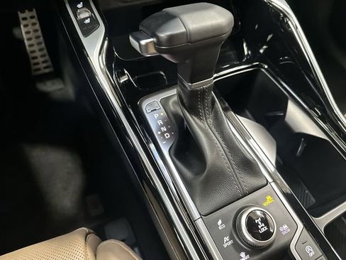 Certified 2025 Kia Sorento SX Prestige w/ Olive Brown Leather Package image 23