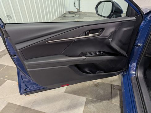 Used 2025 Toyota Camry LE image 12