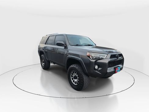 Used 2018 Toyota 4Runner SR5 image 2