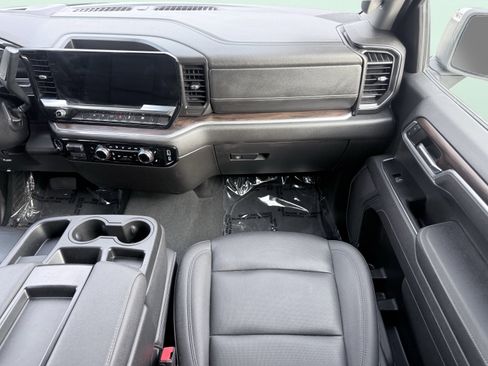 Used 2025 GMC Sierra 1500 SLT image 56