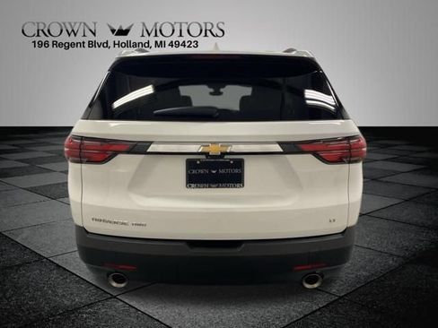 Used 2023 Chevrolet Traverse LT w/ LT Premium Package AWD/4WD image 5