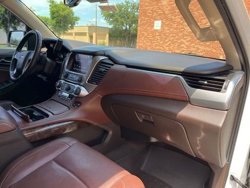 Used 2017 Chevrolet Tahoe Premier RWD image 28