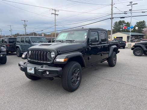 New 2026 Jeep Gladiator Sport image 3