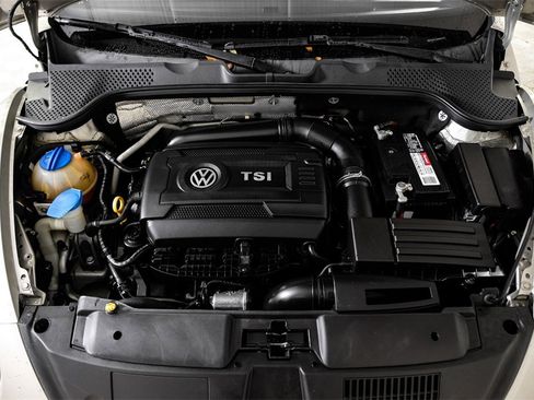 Used 2016 Volkswagen Beetle 1.8T SE image 40