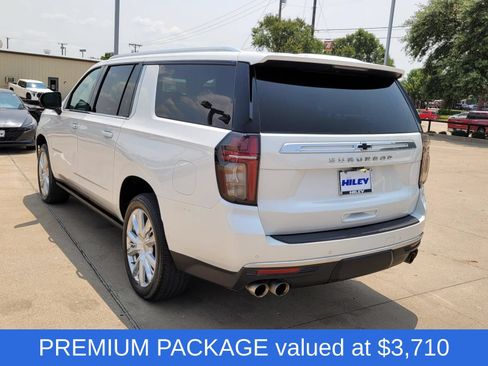 Used 2023 Chevrolet Suburban High Country w/ Premium Package AWD/4WD image 3