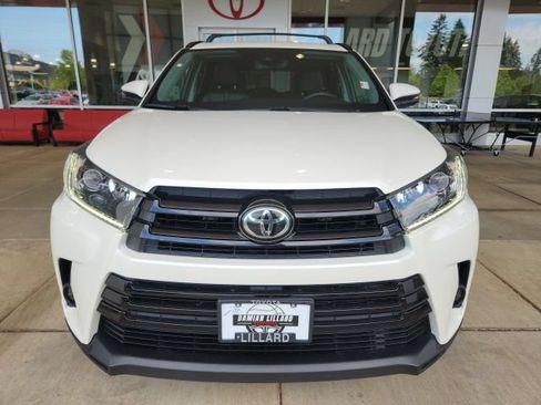 Used 2019 Toyota Highlander SE AWD/4WD image 5