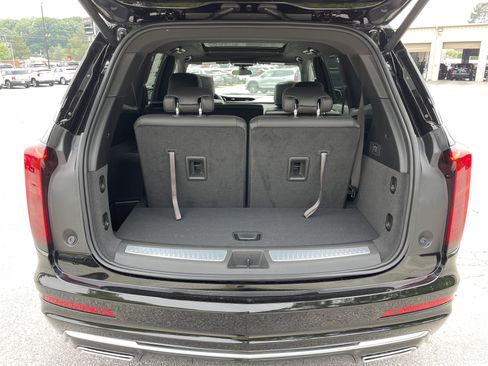 New 2025 Cadillac XT6 Luxury image 6