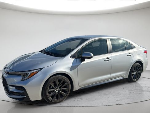 Used 2026 Toyota Corolla SE w/ SE Package FWD image 11