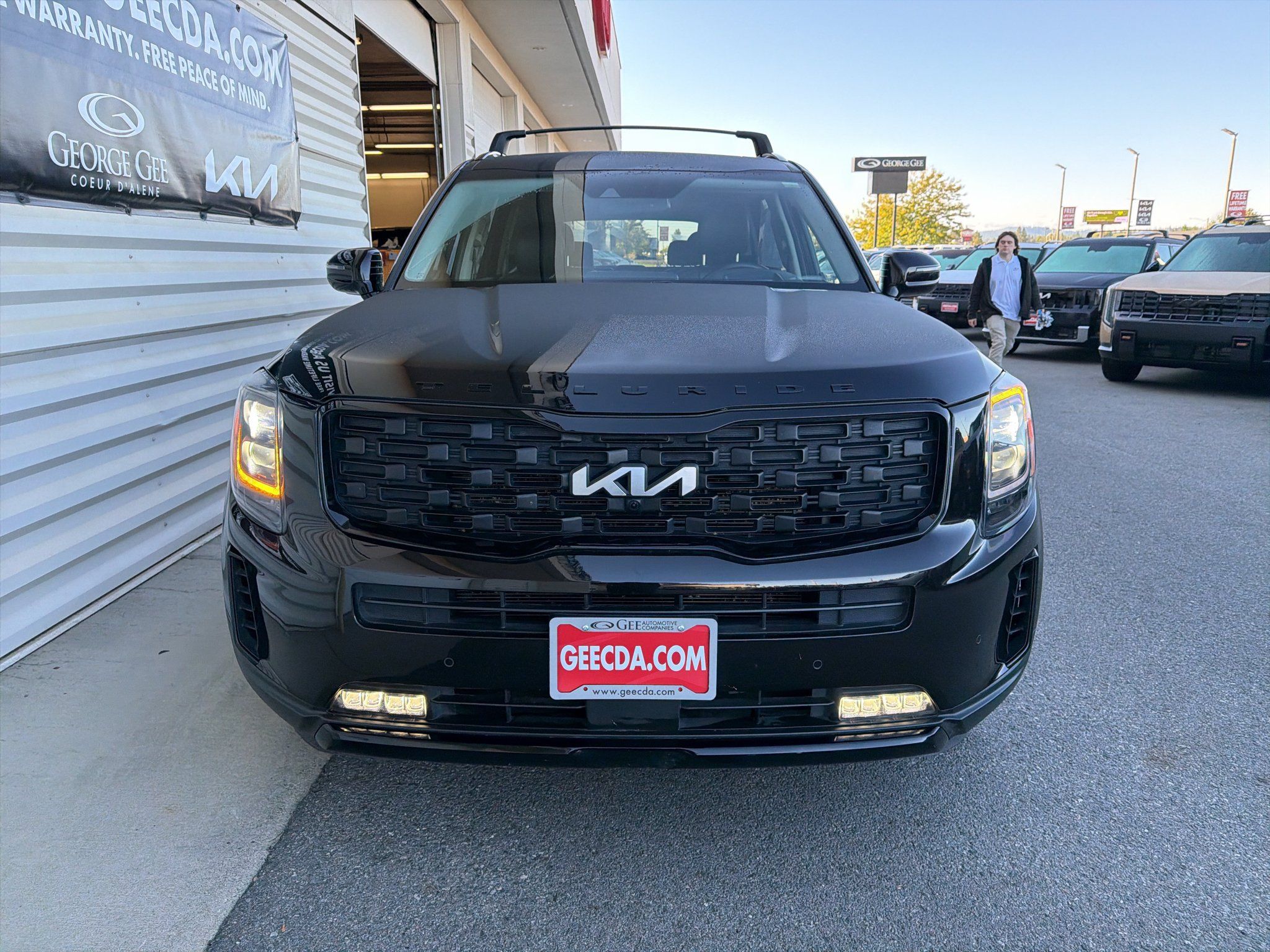 Used 2022 Kia Telluride SX AWD/4WD image 2