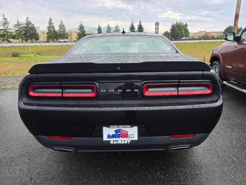 Used 2017 Dodge Challenger SXT w/ Sound Group image 5