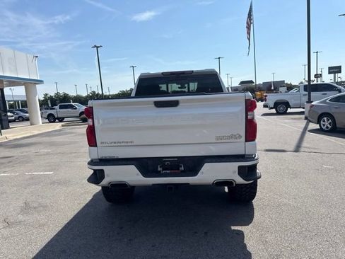 Used 2021 Chevrolet Silverado 1500 High Country w/ Technology Package AWD/4WD image 4