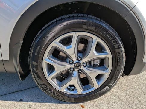 Used 2019 Kia Sorento EX image 11