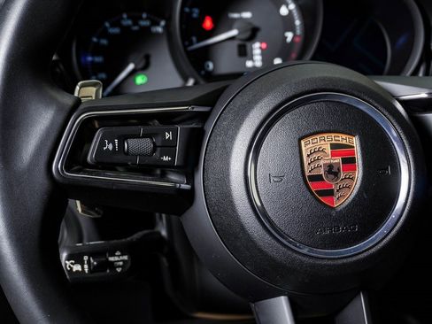 Certified 2025 Porsche Macan image 20