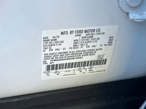 Used 2022 Ford Explorer XLT image 36