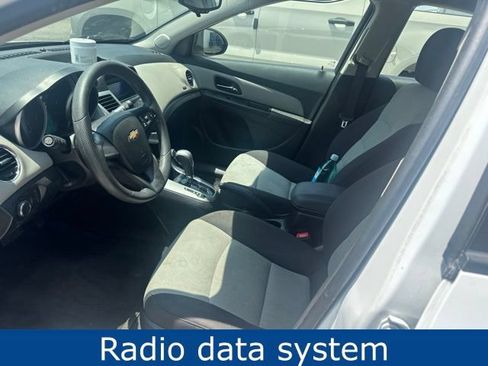 Used 2014 Chevrolet Cruze LS FWD image 10