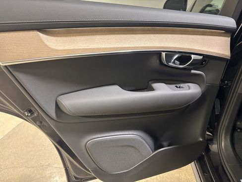 New 2026 Volvo XC90 B6 Plus w/ Protection Package Premier image 20