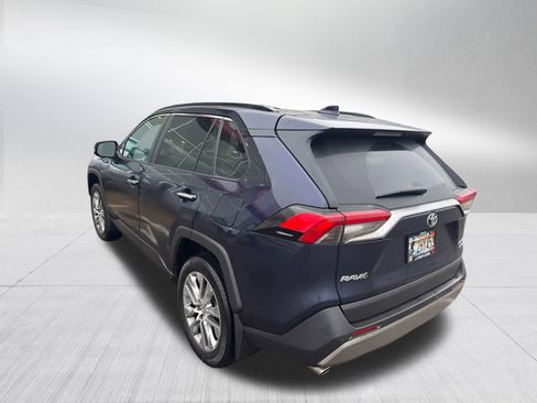 Used 2022 Toyota RAV4 Limited image 4