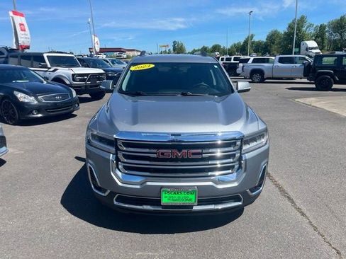 Used 2023 GMC Acadia SLT AWD/4WD image 3