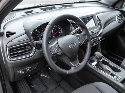 Used 2024 Chevrolet Equinox RS w/ LPO, Floor Liner Package FWD image 10