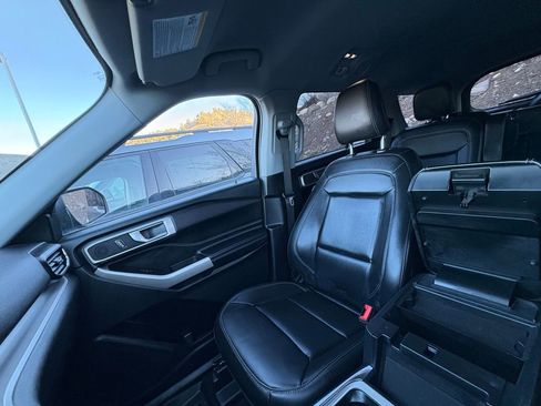Used 2023 Ford Explorer XLT w/ Equipment Group 202A image 21