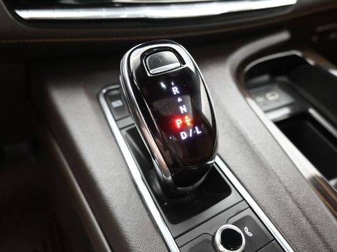 Used 2023 Cadillac Escalade Premium Luxury w/ Performance Package AWD/4WD image 12
