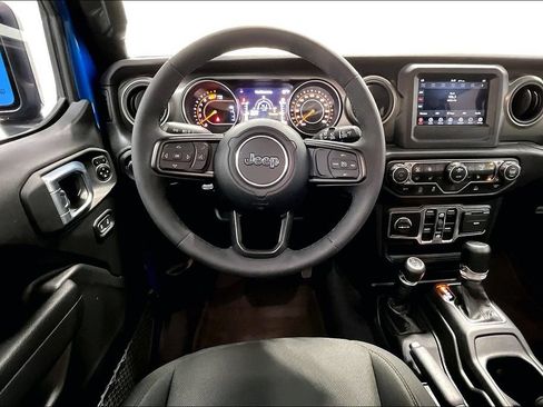 Used 2023 Jeep Wrangler Unlimited Sport AWD/4WD image 6