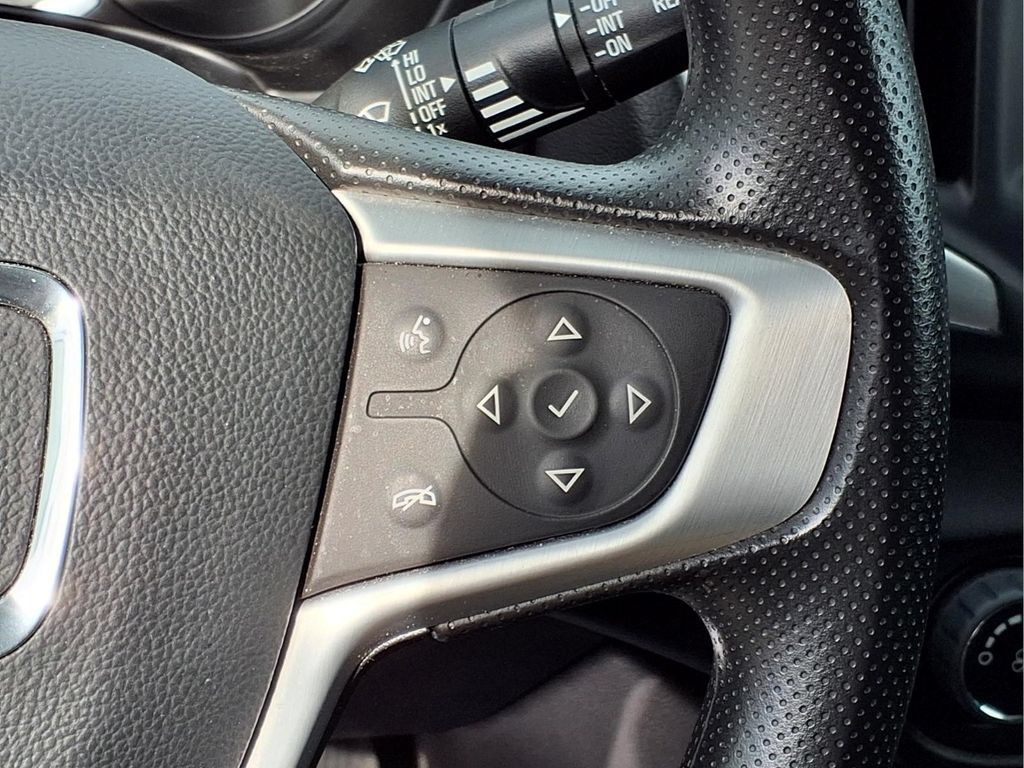Used 2024 GMC Terrain SLE FWD image 18