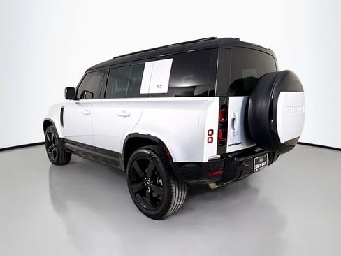 Used 2024 Land Rover Defender 110 X-Dynamic SE AWD/4WD image 7