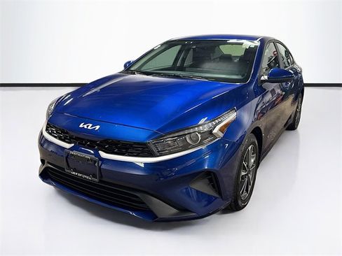 Used 2023 Kia Forte LXS image 3