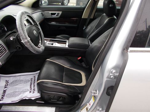 Used 2012 Jaguar XF Portfolio RWD image 10