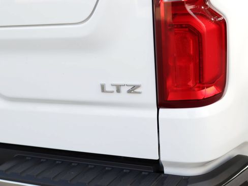 Used 2023 Chevrolet Silverado 1500 LTZ w/ LTZ Convenience Package II AWD/4WD image 39