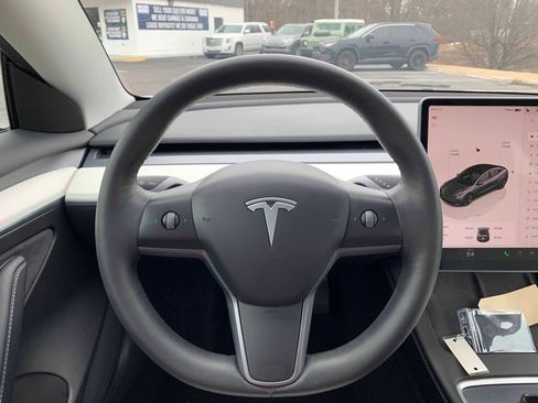 Used 2023 Tesla Model 3 Standard Range image 15