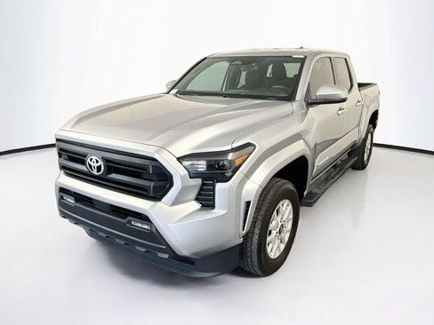 Used 2024 Toyota Tacoma SR5 RWD image 3