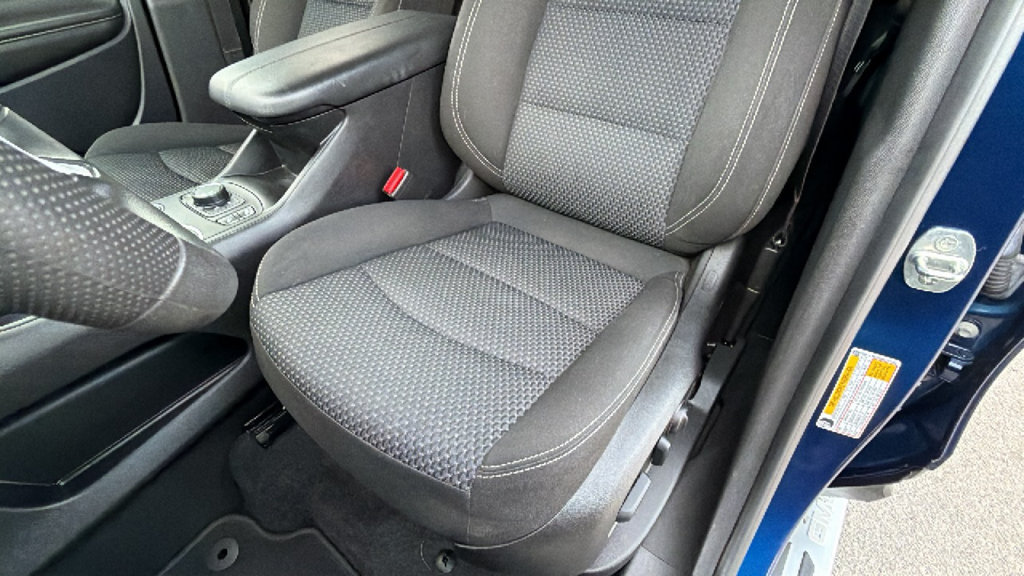Used 2022 GMC Terrain SLE w/ Driver Convenience Package FWD image 15